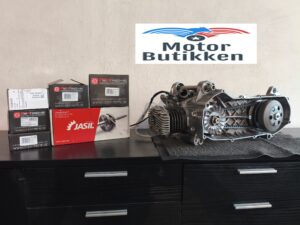 Tilbud Totalt nyrenoveret Yamaha Jog R 50cc euro 2 motor i perfekt stand med racing krumtap mv.