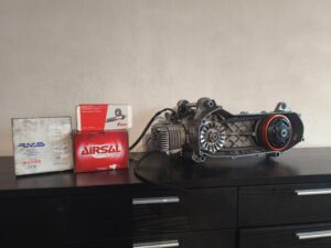 Nyrenoveret lang minarelli motor 70cc Til Yamaha jog R mf.