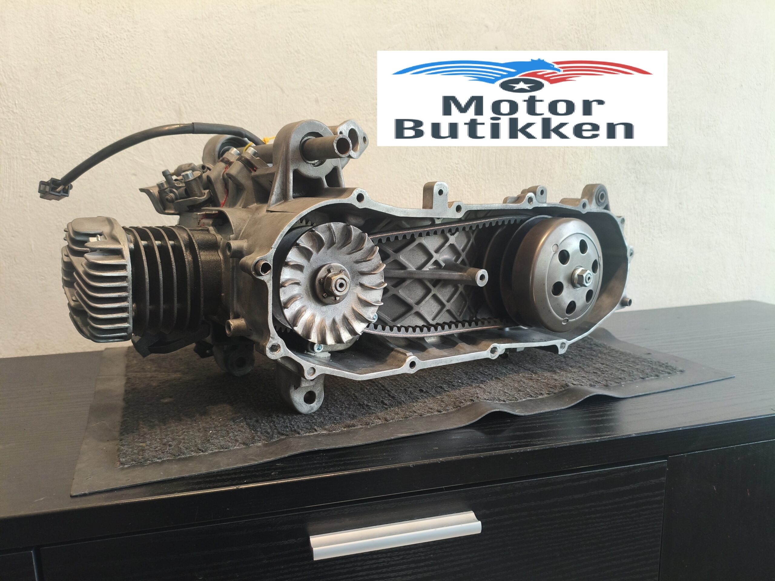 Nyrenoveret 50cc PGO-Motor – Sandblæst